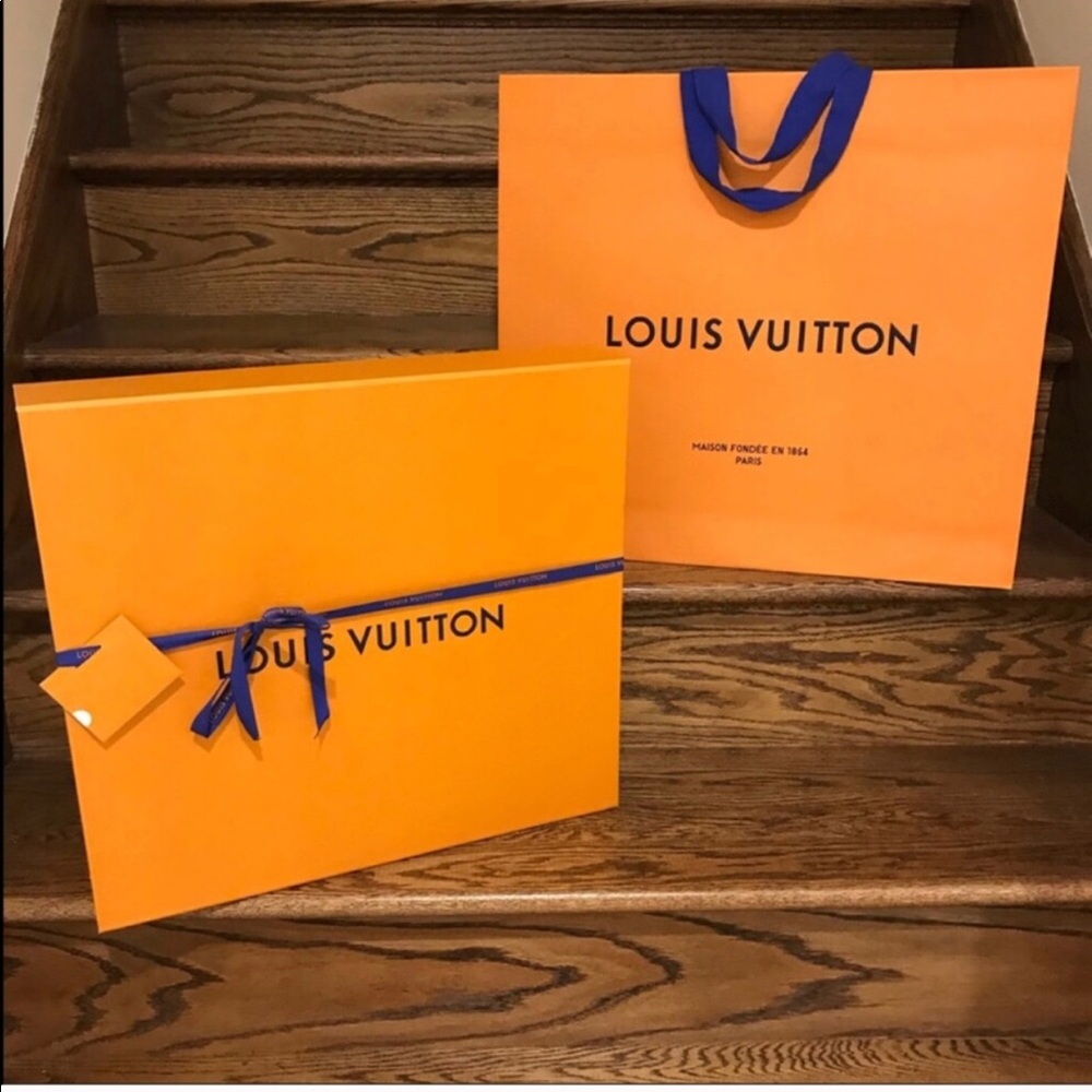 Louis Vuitton Neverfull Box, ribbon & shopping bag